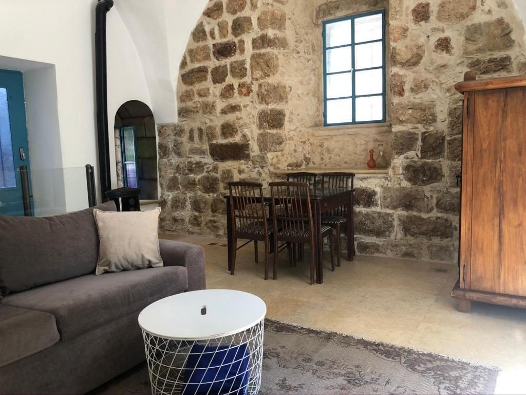 One Bedroom Stone Apartment Иерусалим Экстерьер фото